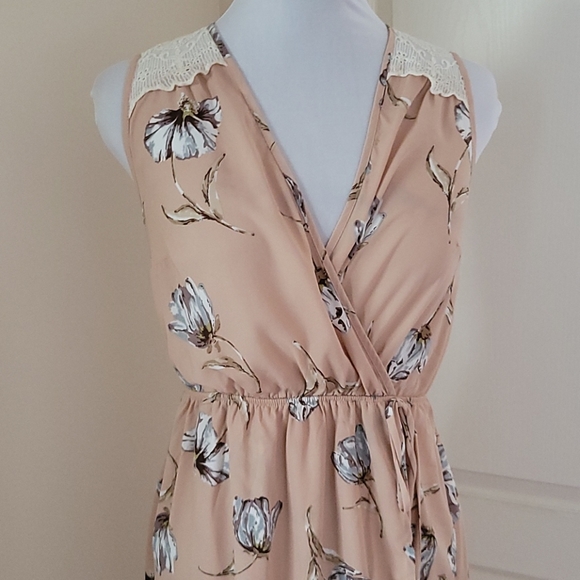 Floral Maxi Dress - Picture 2 of 9